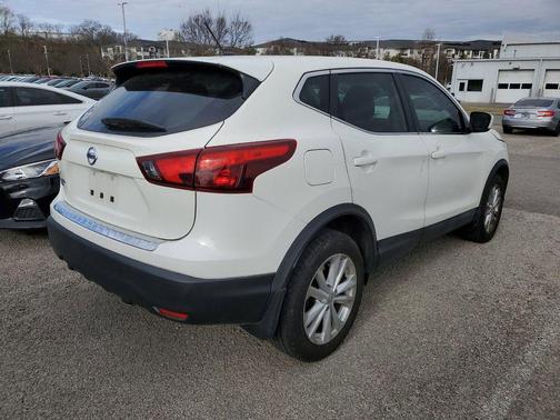 2017 Nissan Rogue Sport S