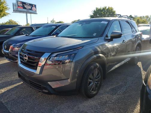 Gun Metallic 2025 Nissan Pathfinder SV