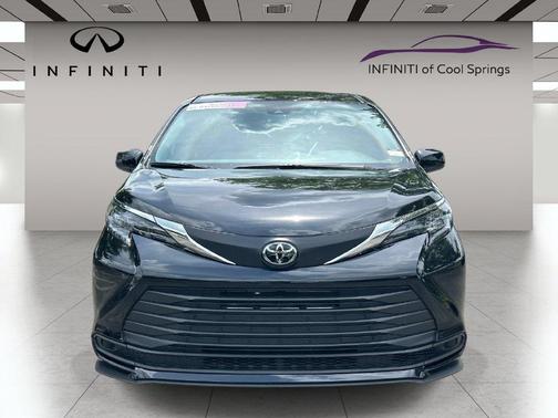 Midnight Black Metallic 2026 Toyota Sienna LE