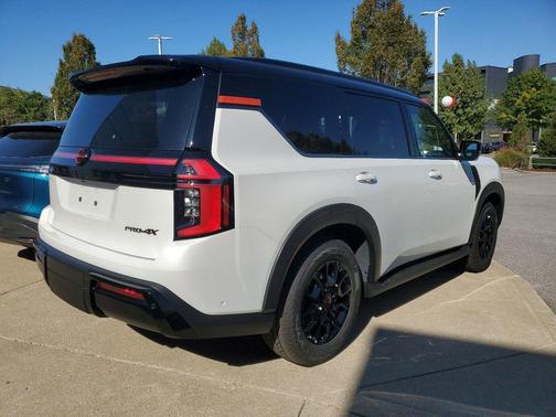 2025 Nissan Armada PRO-4X 4WD