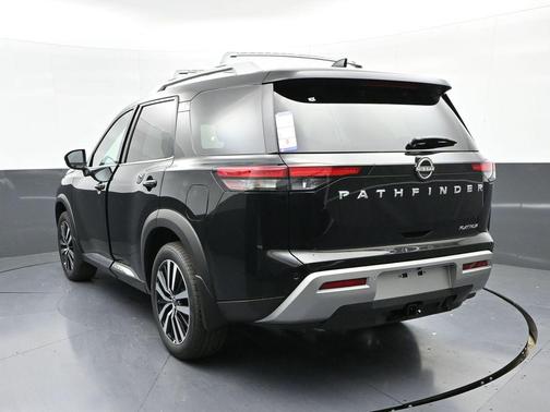 2025 Nissan Pathfinder Platinum FWD