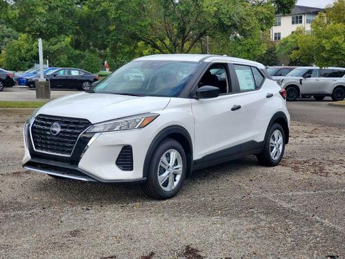 2025 Nissan Kicks S