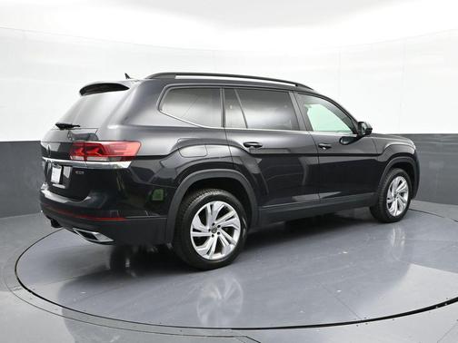 2022 Volkswagen Atlas 3.6L SE w/Technology