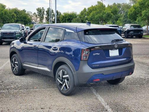 2025 Nissan Kicks SV