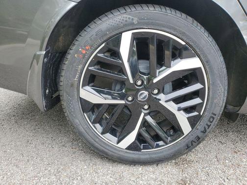 Gun Metallic 2023 Nissan Versa 1.6 S
