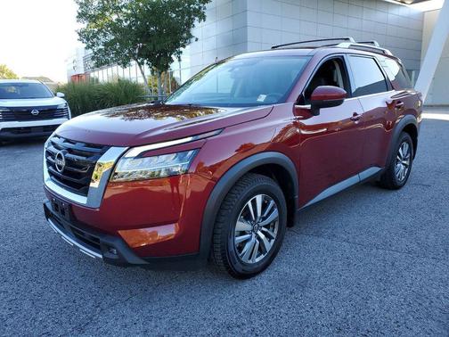 2022 Nissan Pathfinder SL 4WD