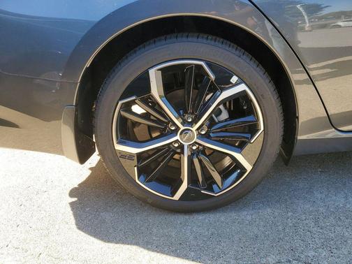 2025 Nissan Altima SR FWD