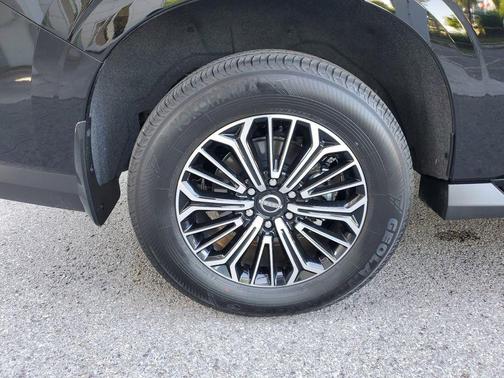 Super Black 2025 Nissan Armada Platinum 4WD