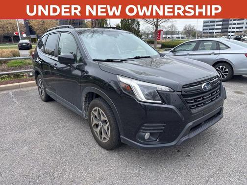 Crystal Black Silica 2023 Subaru Forester Premium