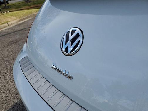 2019 Volkswagen Beetle 2.0T SE