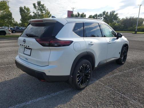 Dark 2027 Nissan Rogue