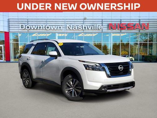 2025 Nissan Pathfinder SL FWD