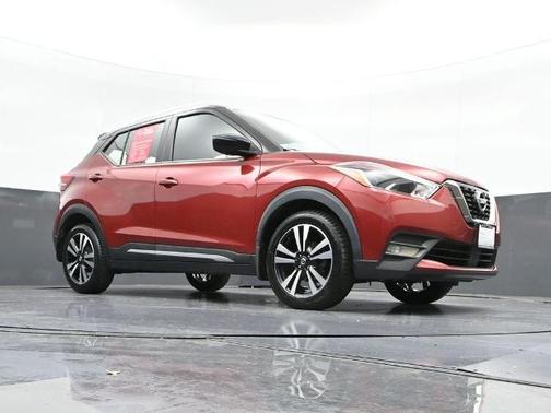 2020 Nissan Kicks SR
