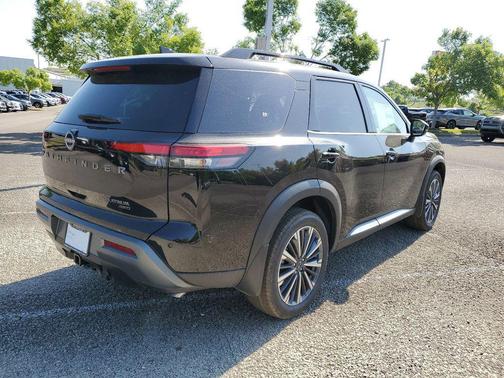 Super Black 2026 Nissan Pathfinder Platinum