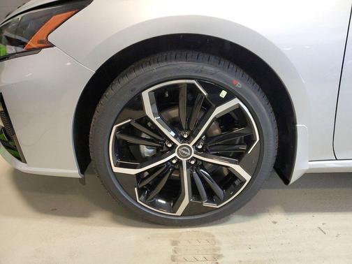 2025 Nissan Altima SR FWD