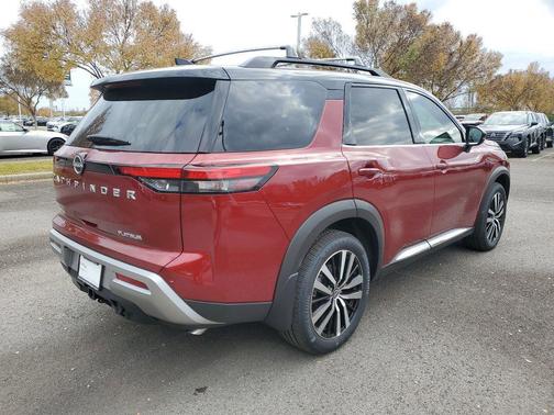 2025 Nissan Pathfinder Platinum FWD