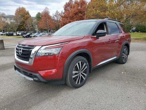 2025 Nissan Pathfinder Platinum FWD