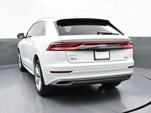 2022 Audi Q8 55 Premium