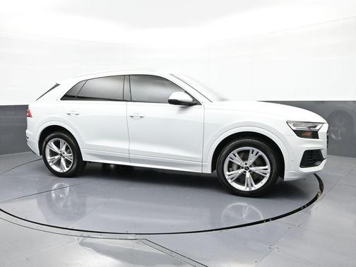 2022 Audi Q8 55 Premium