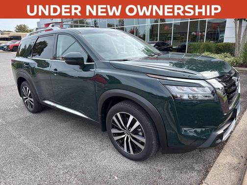2025 Nissan Pathfinder Platinum 4WD