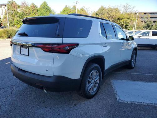2022 Chevrolet Traverse LT Cloth
