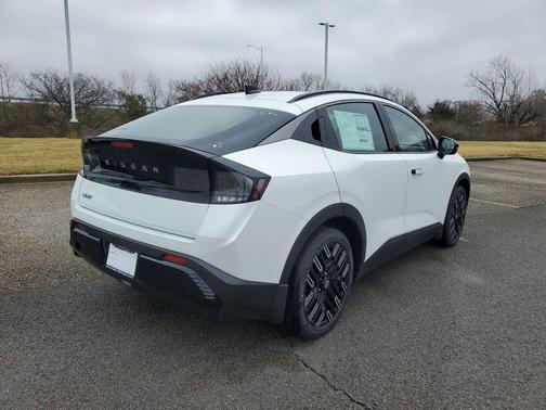 2026 Nissan Leaf PLATINUM+