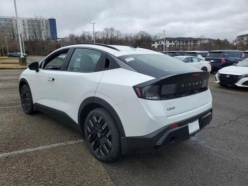 2026 Nissan Leaf PLATINUM+