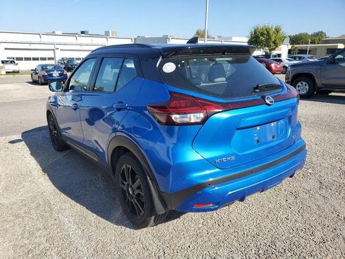 2021 Nissan Kicks SR