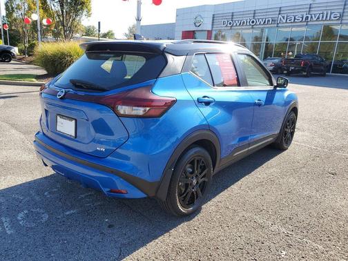 2021 Nissan Kicks SR