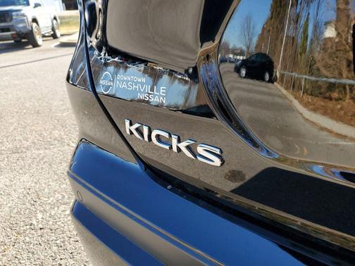 2025 Nissan Kicks S
