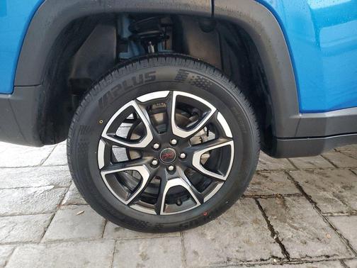 2025 Jeep Compass Trailhawk