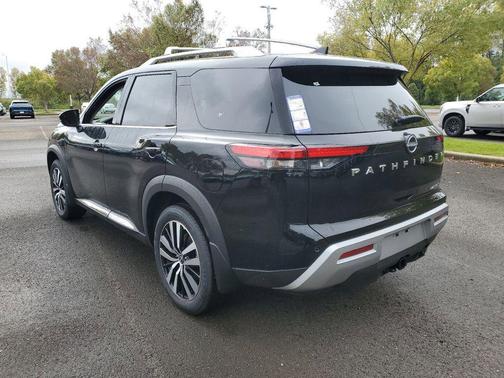 2025 Nissan Pathfinder Platinum FWD