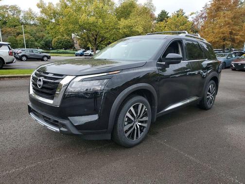2025 Nissan Pathfinder Platinum FWD