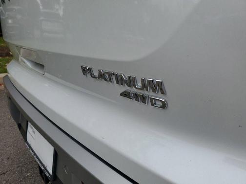 2025 Nissan Pathfinder Platinum 4WD