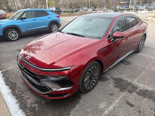 2024 Hyundai SONATA Hybrid Limited