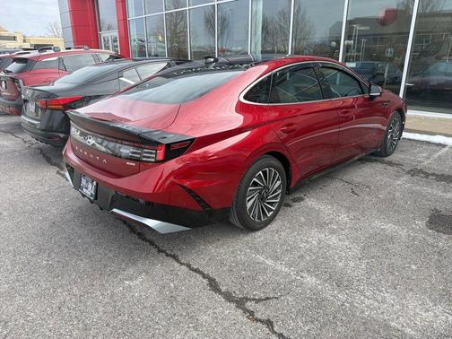 2024 Hyundai SONATA Hybrid Limited