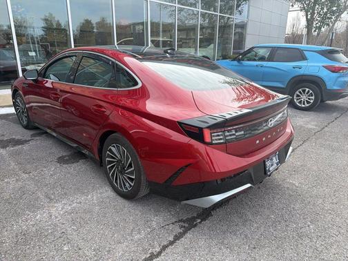 2024 Hyundai SONATA Hybrid Limited