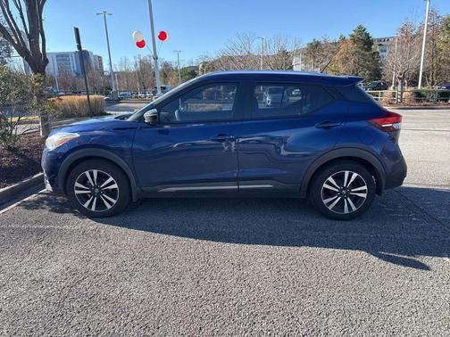 2019 Nissan Kicks SR