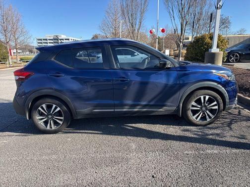 2019 Nissan Kicks SR
