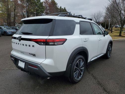 2026 Nissan Pathfinder Platinum
