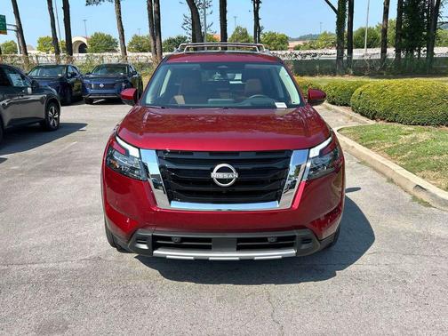 2025 Nissan Pathfinder Platinum FWD