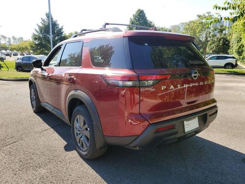 2025 Nissan Pathfinder SV FWD