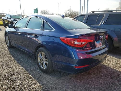 2017 Hyundai SONATA SE