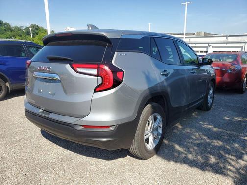 Sterling Metallic 2024 GMC Terrain SLE