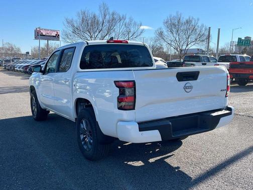 2025 Nissan Frontier SV
