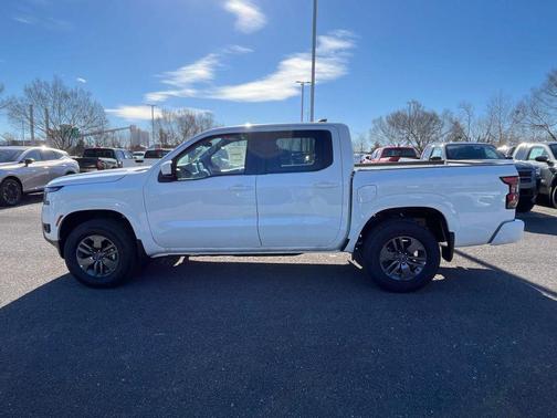 2025 Nissan Frontier SV