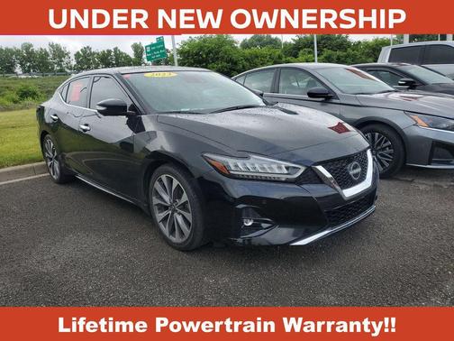 Super Black 2023 Nissan Maxima 3.5 Platinum