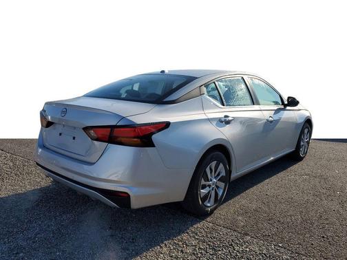 2025 Nissan Altima S FWD