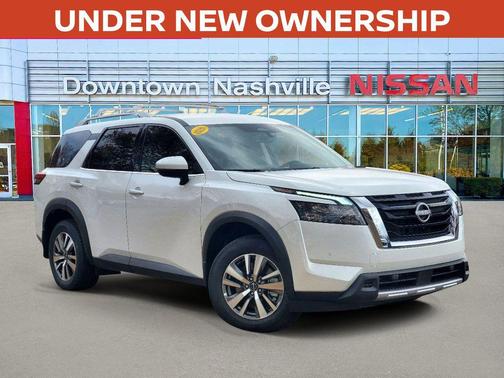 2025 Nissan Pathfinder SL FWD