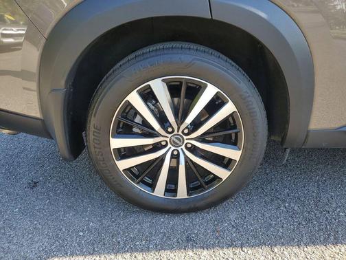 2024 Nissan Pathfinder Platinum FWD